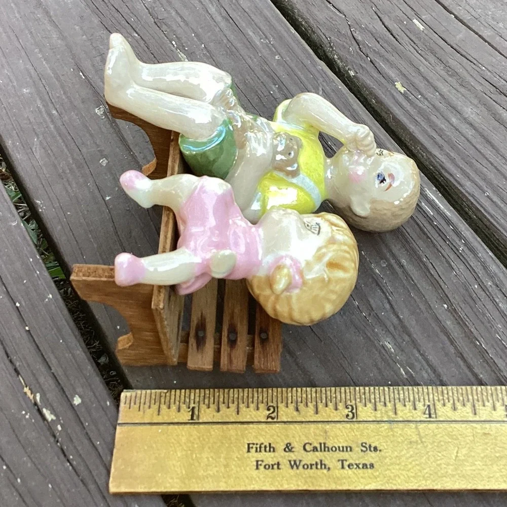 N/A type figurine